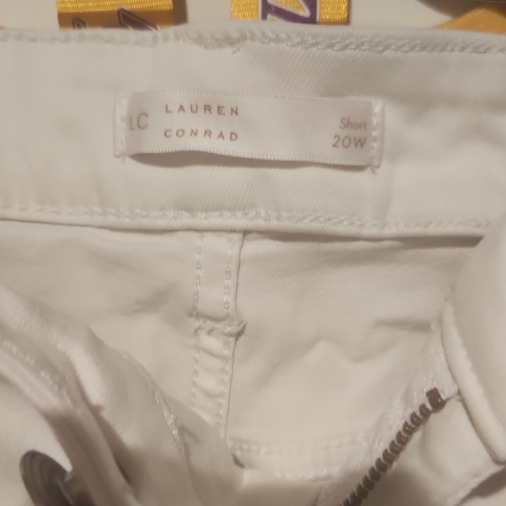 Lauren Conrad White Women Shorts